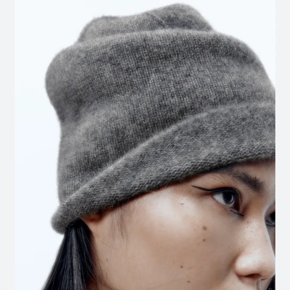 Zara 100% cashmere beanie